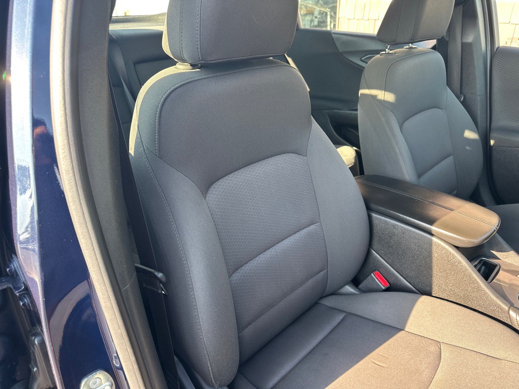 2018 Chevrolet Malibu Image 9