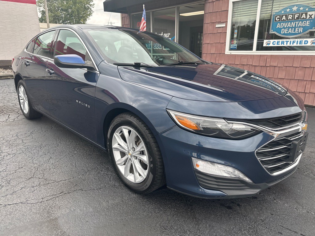 2022 Chevrolet Malibu Image 1