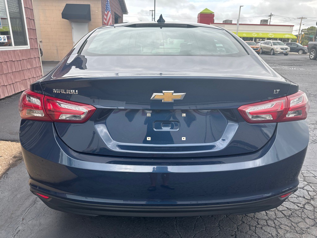 2022 Chevrolet Malibu Image 4