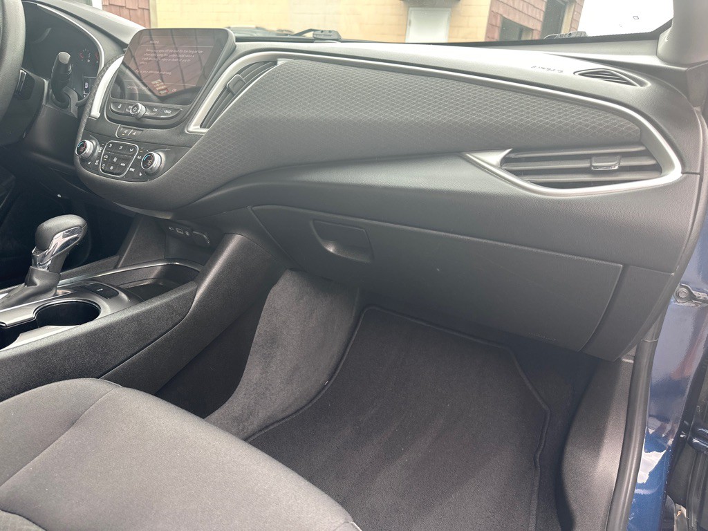 2022 Chevrolet Malibu Image 8