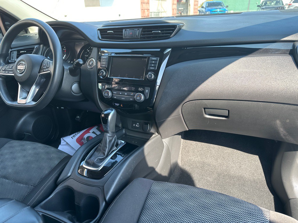 2019 Nissan Rogue Image 8