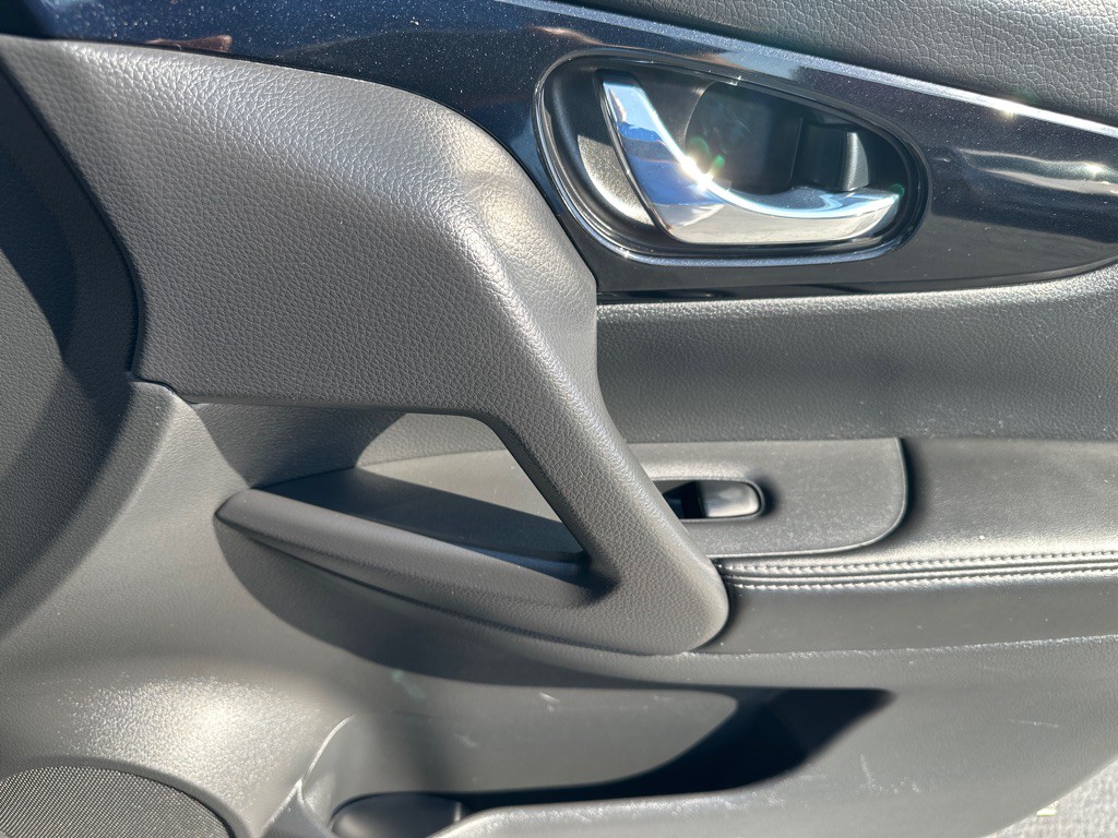 2019 Nissan Rogue Image 11