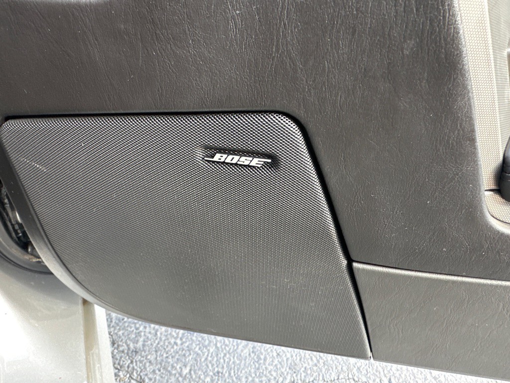 2004 Cadillac XLR Image 11