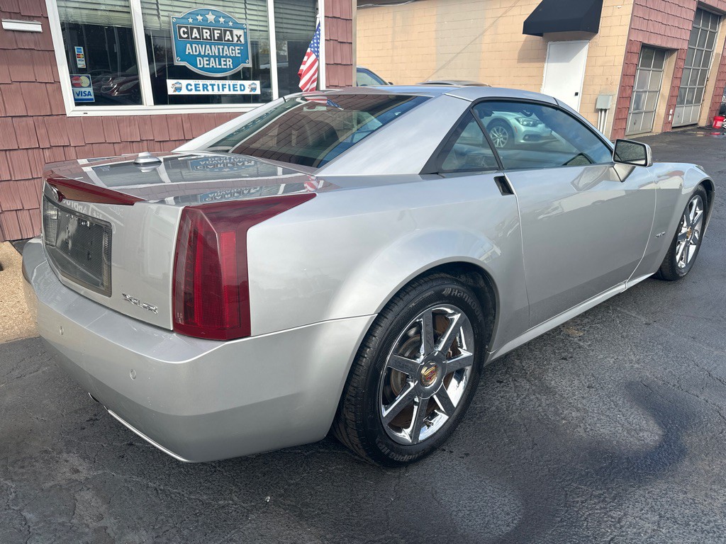 2004 Cadillac XLR Image 4