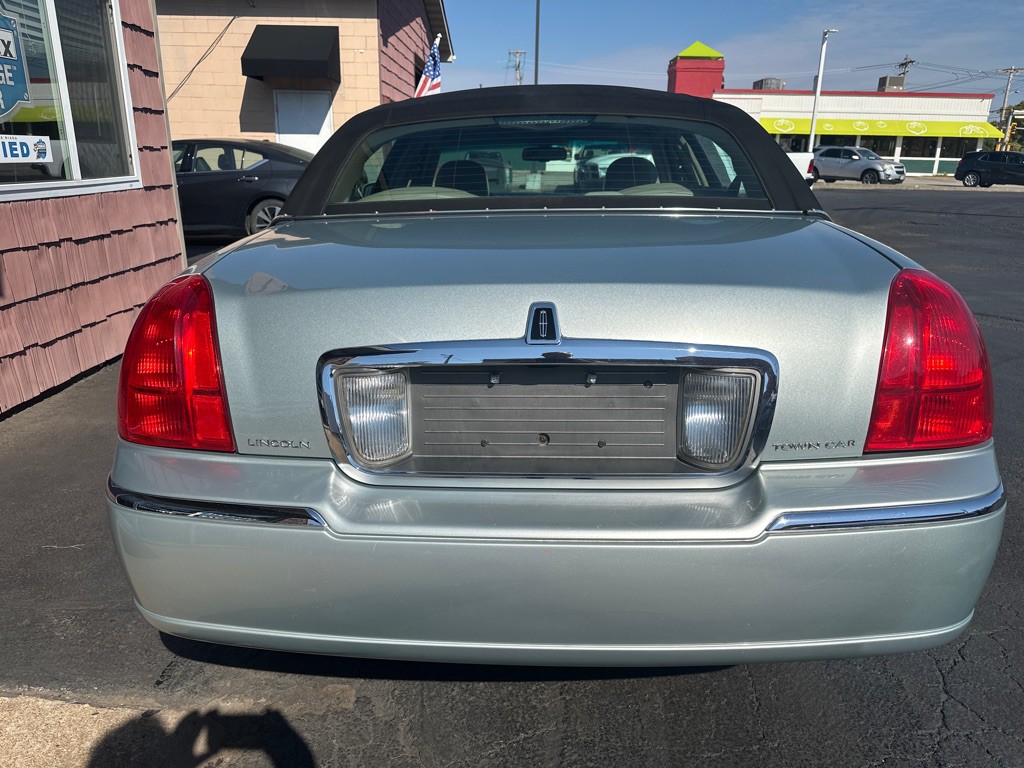 2007 Lincoln Town Car Image 4