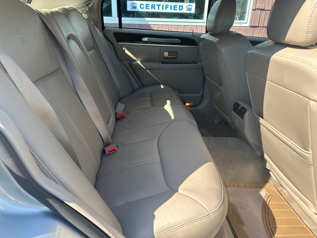 2007 Lincoln Town Car Image 13