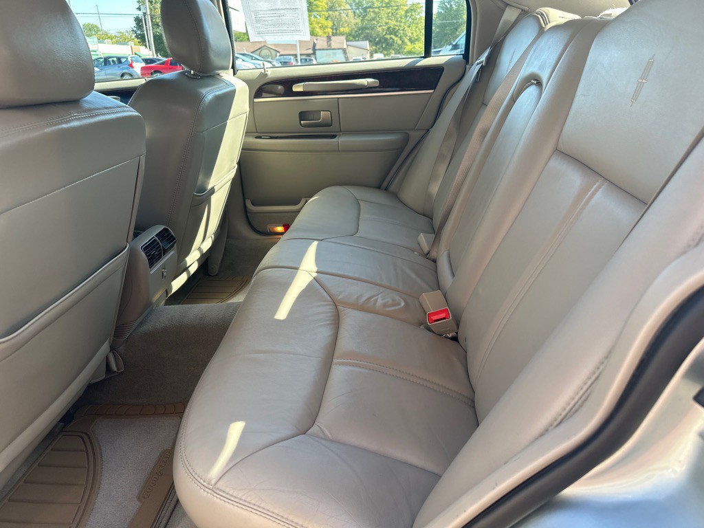 2007 Lincoln Town Car Image 15