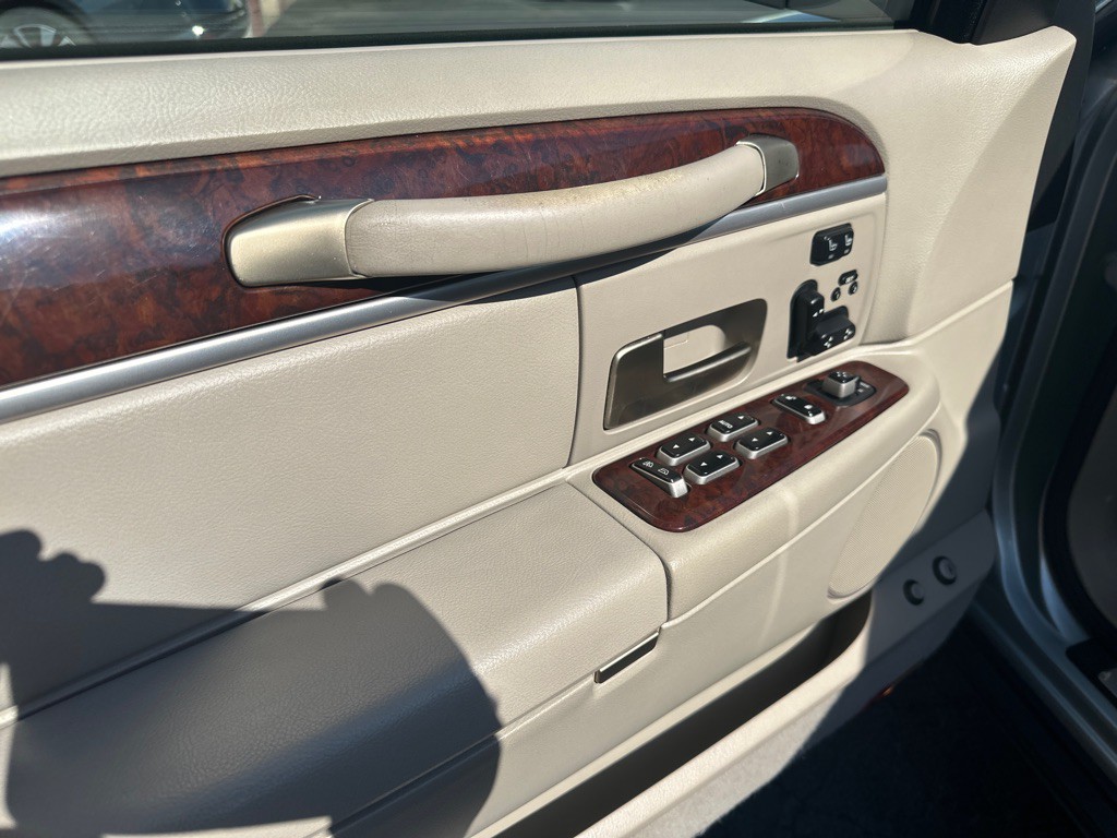 2007 Lincoln Town Car Image 16