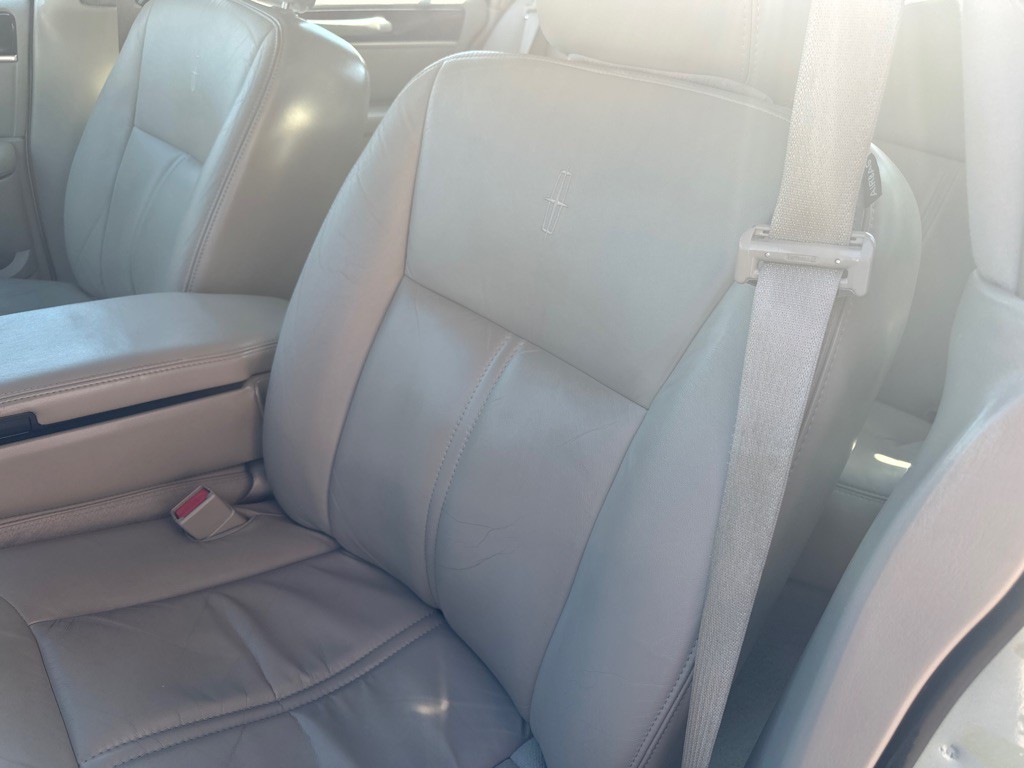2007 Lincoln Town Car Image 17