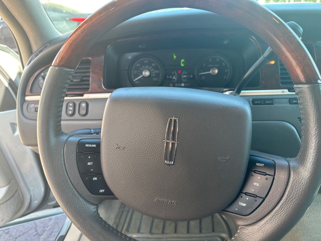 2007 Lincoln Town Car Image 20