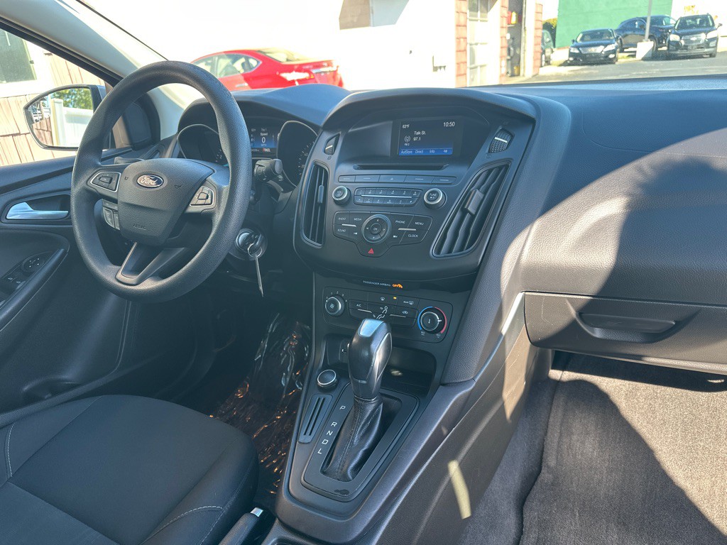 2016 Ford Focus Image 8