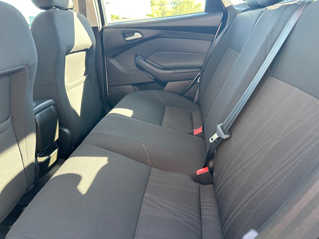 2016 Ford Focus Image 15