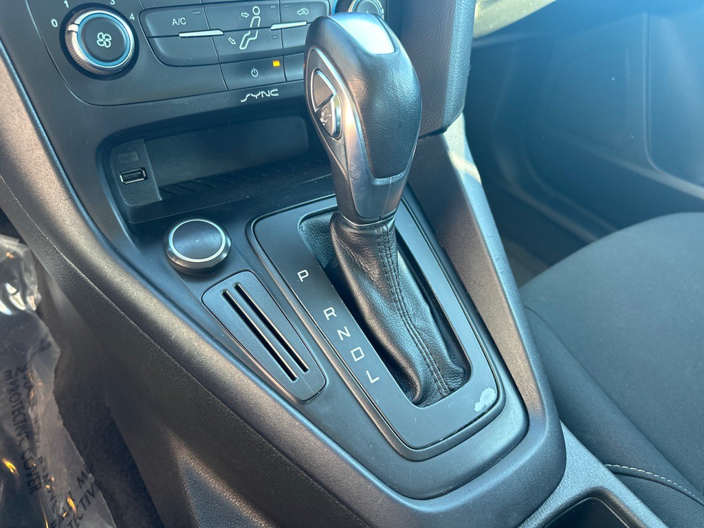 2016 Ford Focus Image 19