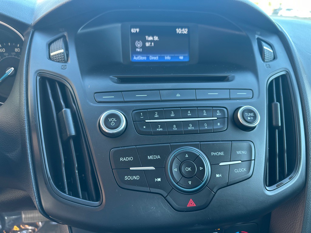 2016 Ford Focus Image 20