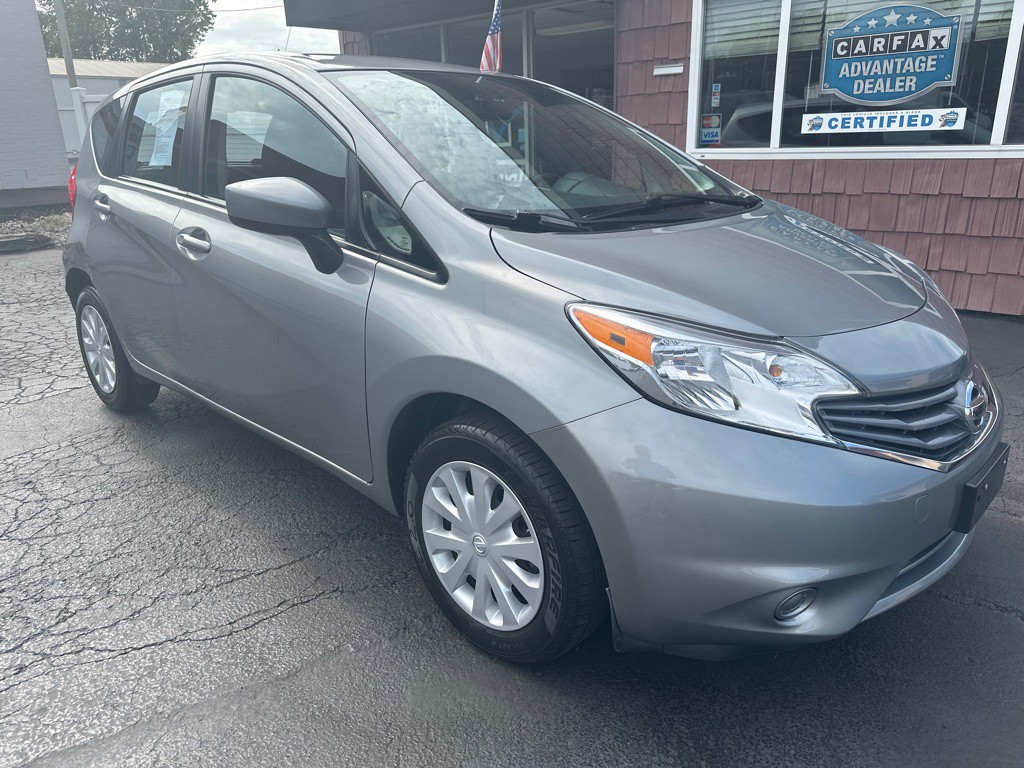 2015 Nissan Versa Image 1