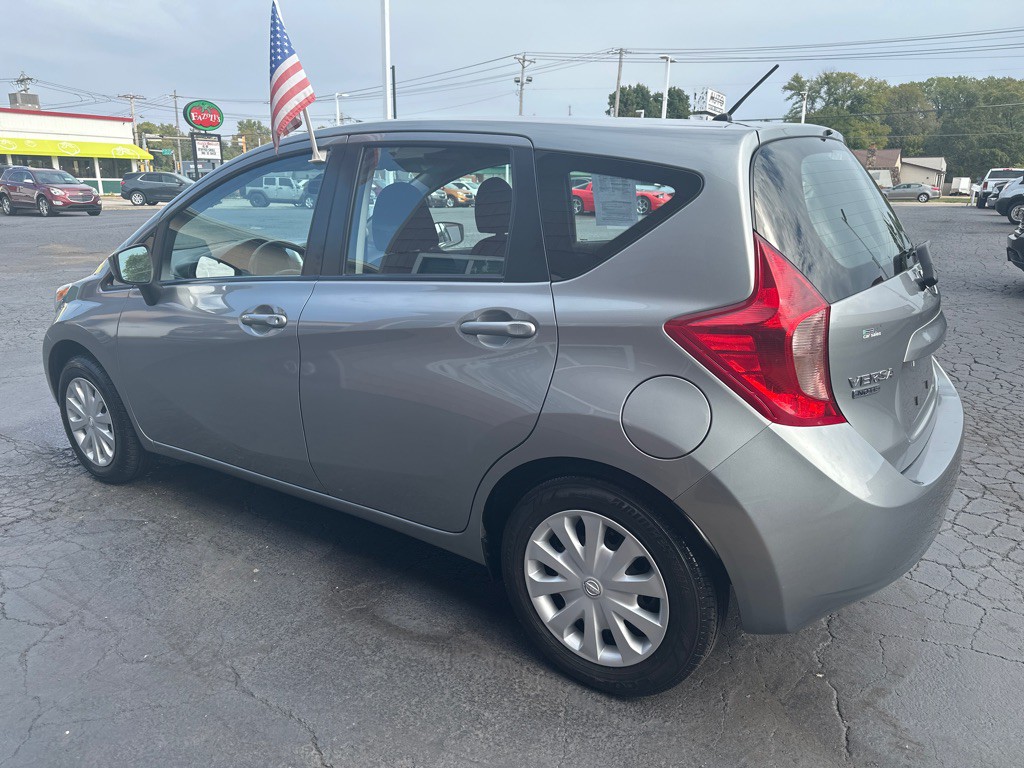 2015 Nissan Versa Image 3