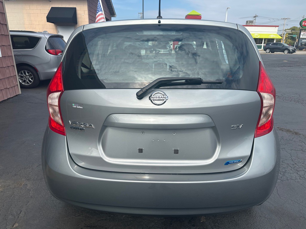 2015 Nissan Versa Image 4