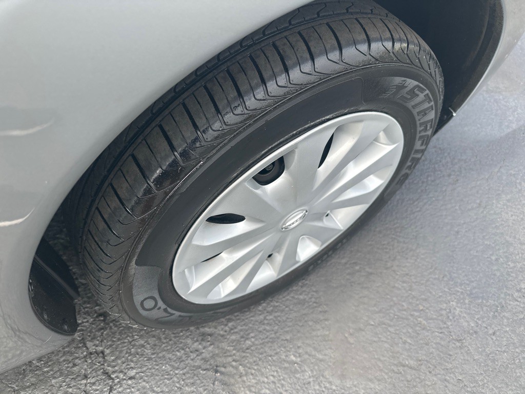2015 Nissan Versa Image 7