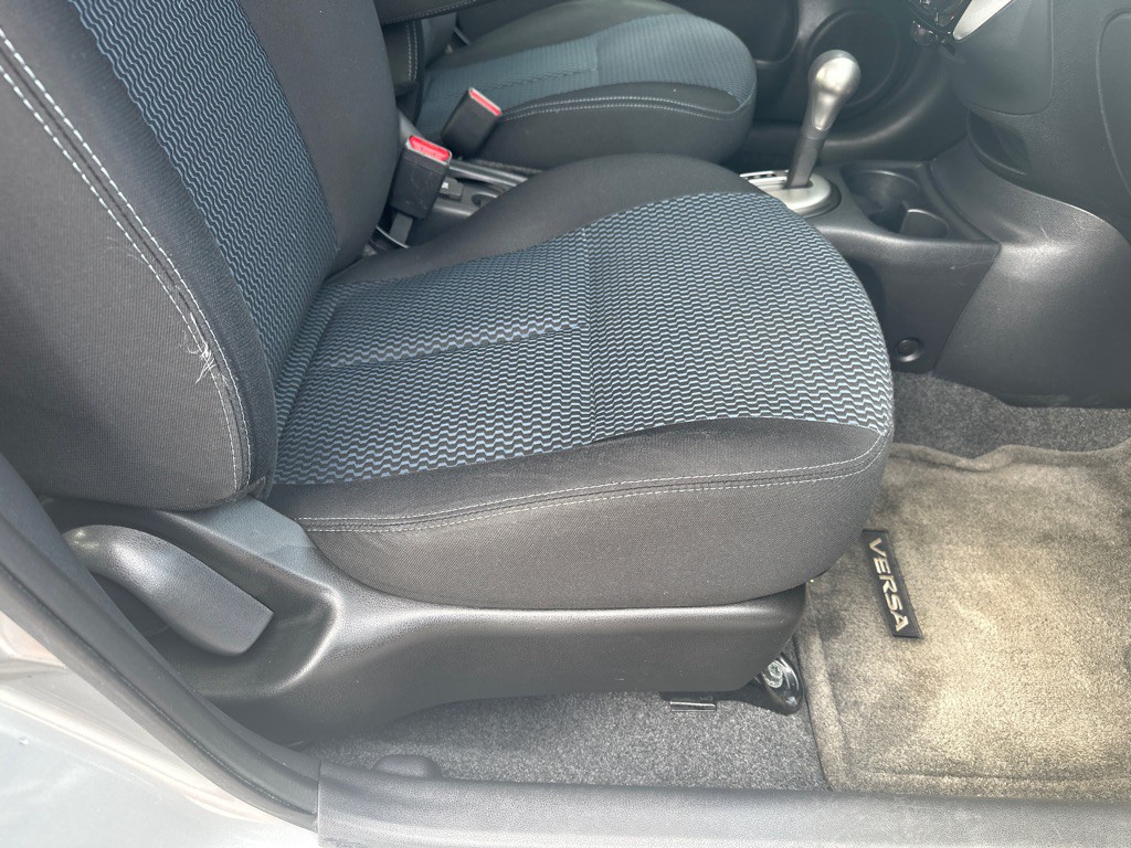 2015 Nissan Versa Image 10