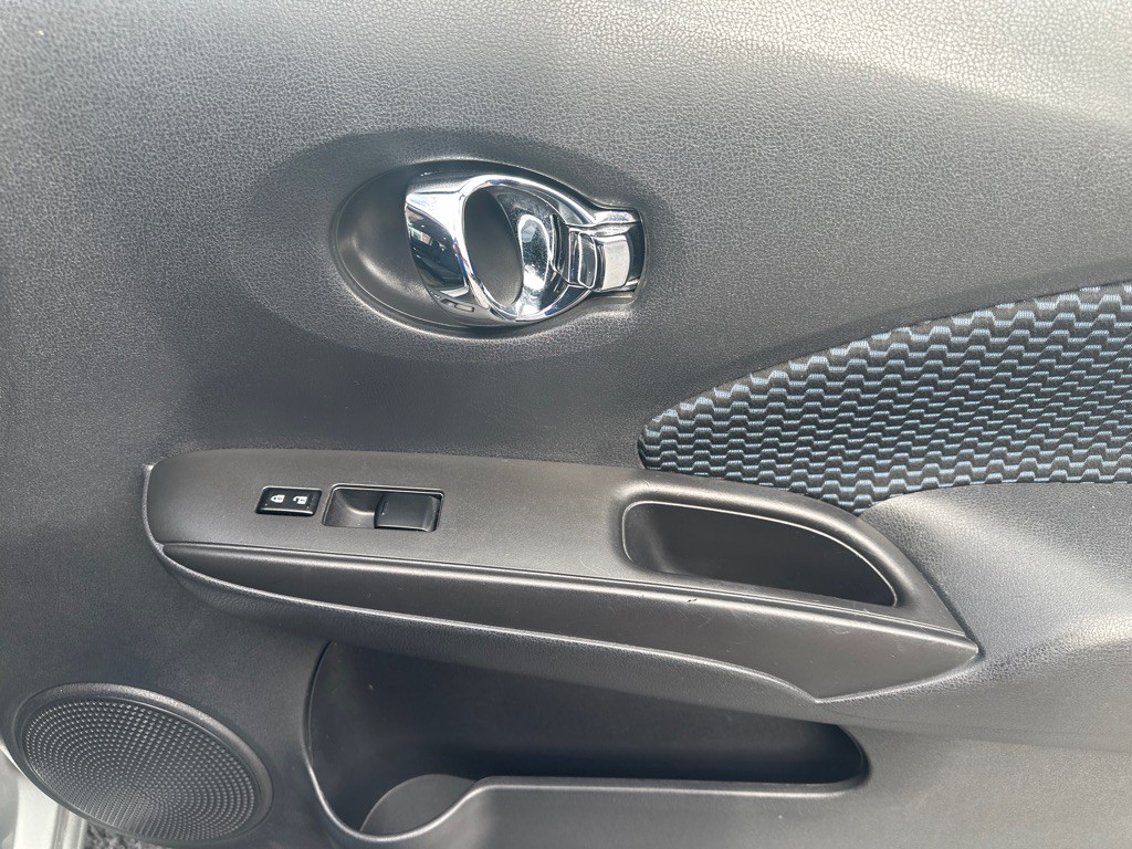 2015 Nissan Versa Image 11