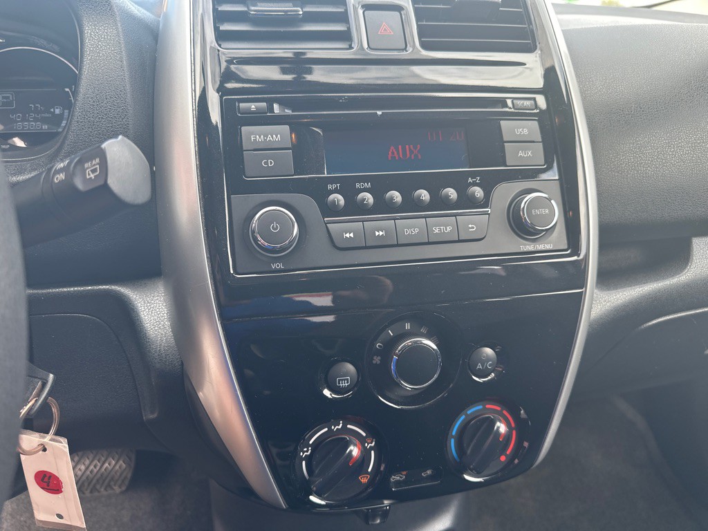 2015 Nissan Versa Image 22