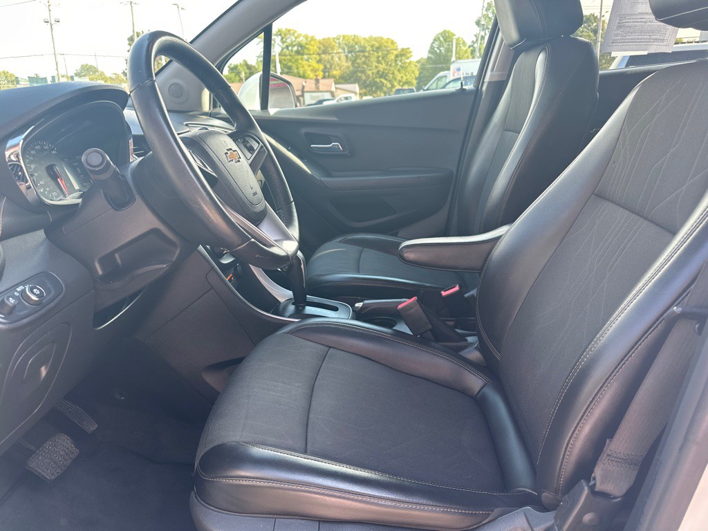 2017 Chevrolet Trax Image 2