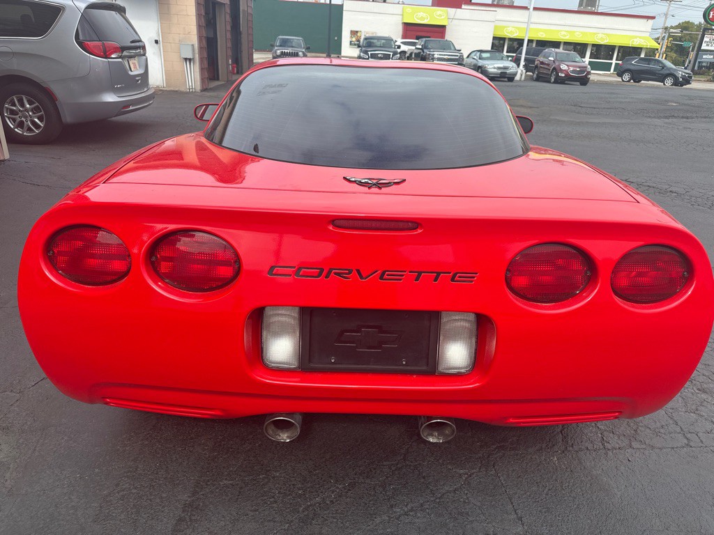 2004 Chevrolet Corvette Image 4