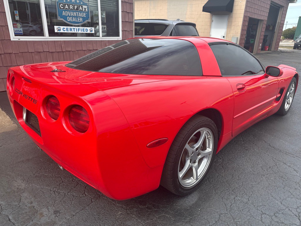 2004 Chevrolet Corvette Image 5