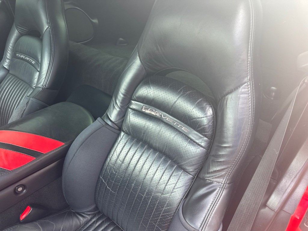 2004 Chevrolet Corvette Image 15