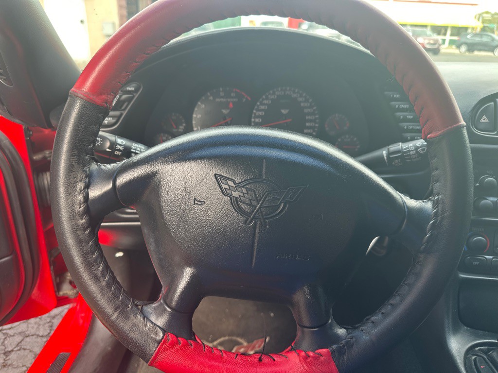 2004 Chevrolet Corvette Image 18