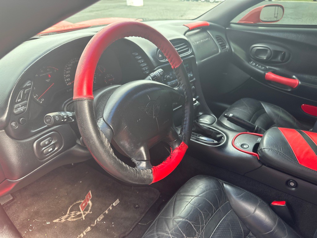 2004 Chevrolet Corvette Image 19