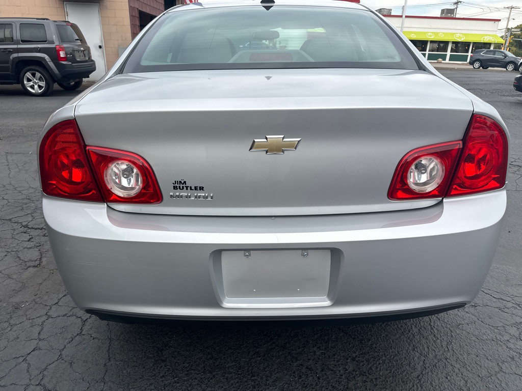 2012 Chevrolet Malibu Image 3