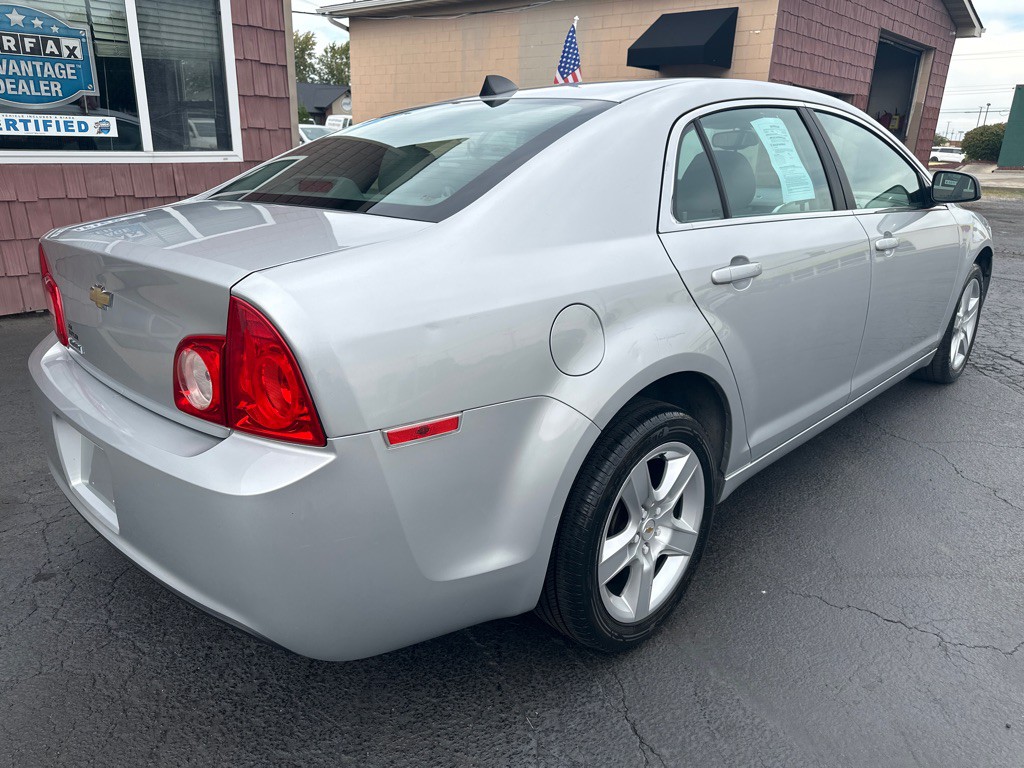 2012 Chevrolet Malibu Image 4