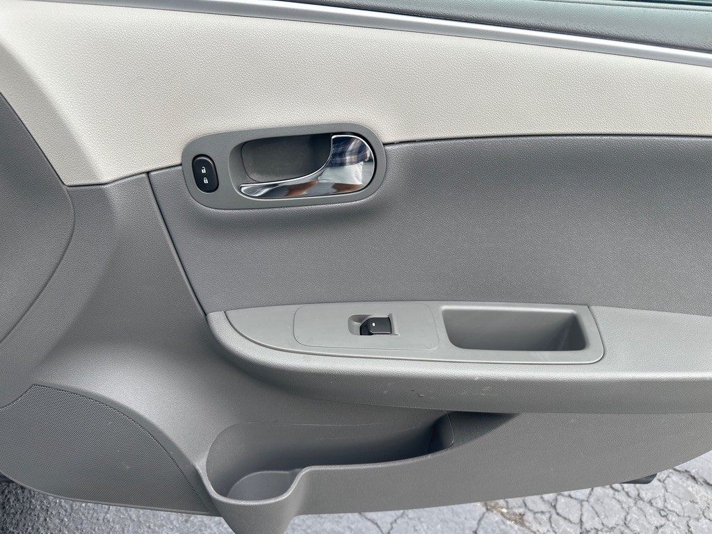 2012 Chevrolet Malibu Image 11