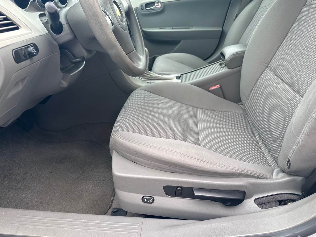 2012 Chevrolet Malibu Image 17