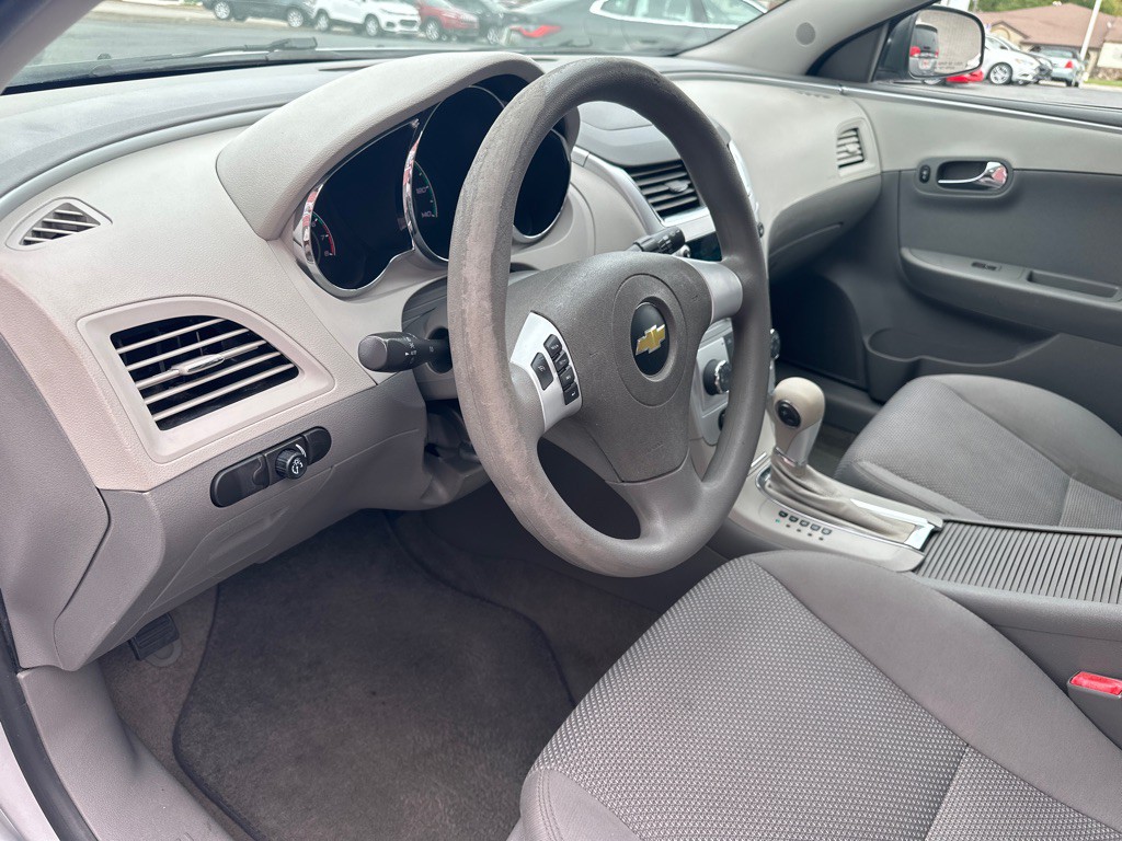 2012 Chevrolet Malibu Image 21