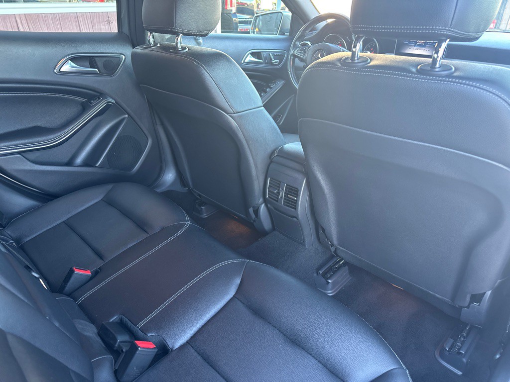 2019 Mercedes-Benz GLA-Class Image 13