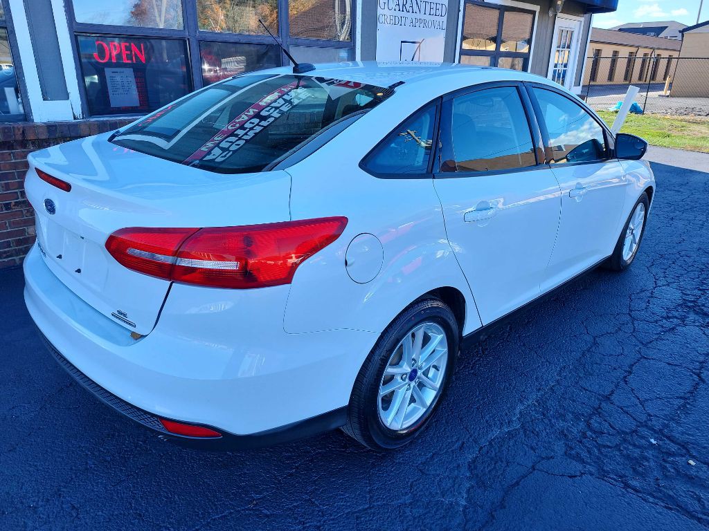 2016 Ford Focus Image 7