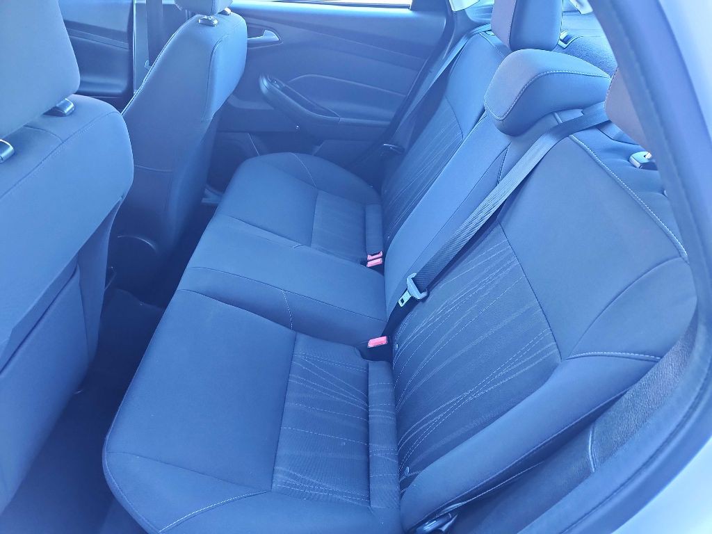 2016 Ford Focus Image 12