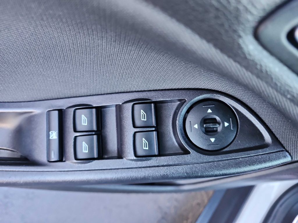 2016 Ford Focus Image 13