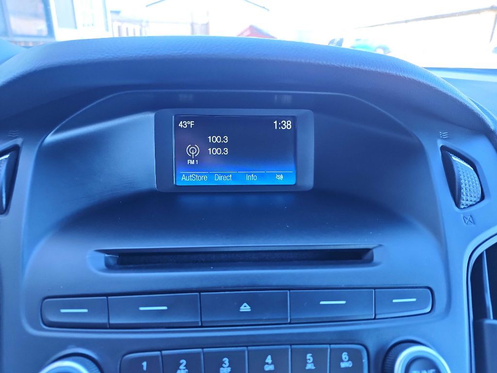 2016 Ford Focus Image 15