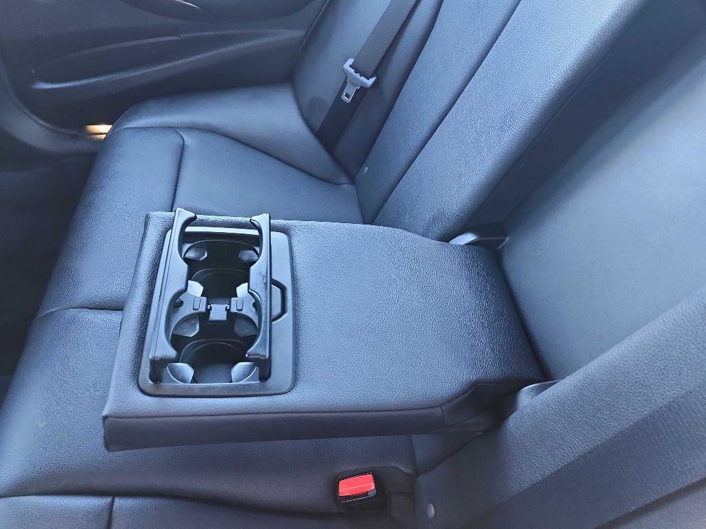 2016 BMW 3 Series Image 15