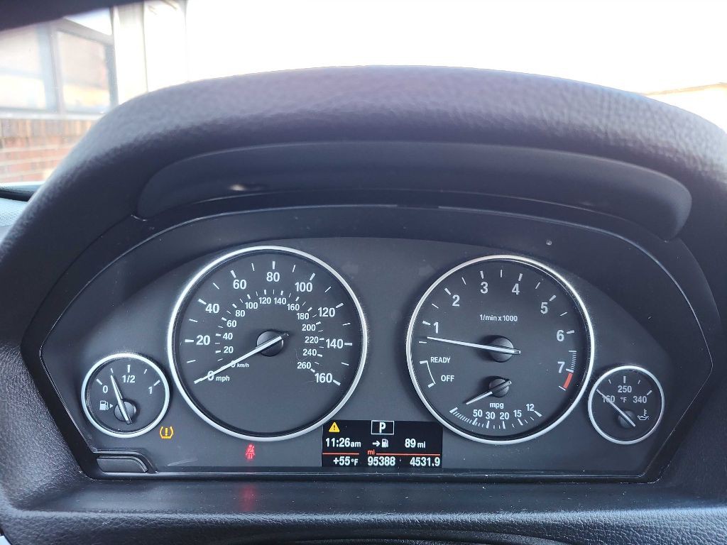 2016 BMW 3 Series Image 18