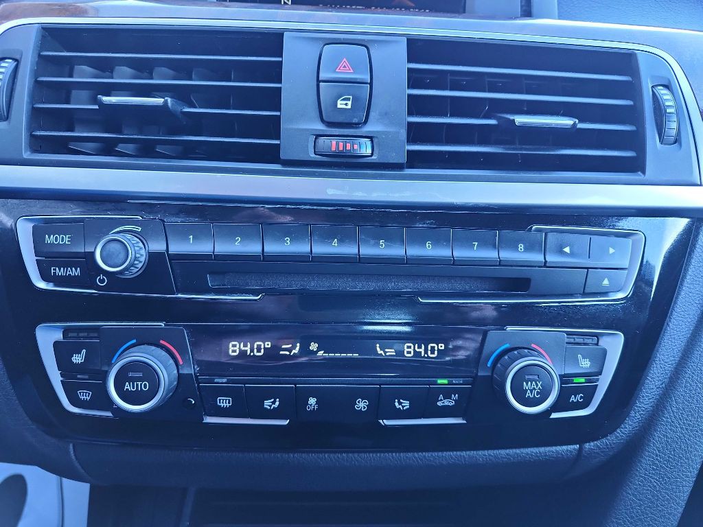 2016 BMW 3 Series Image 20