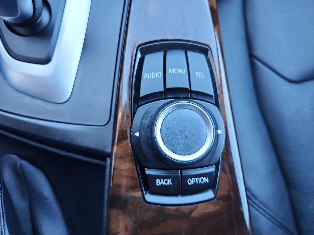 2016 BMW 3 Series Image 21