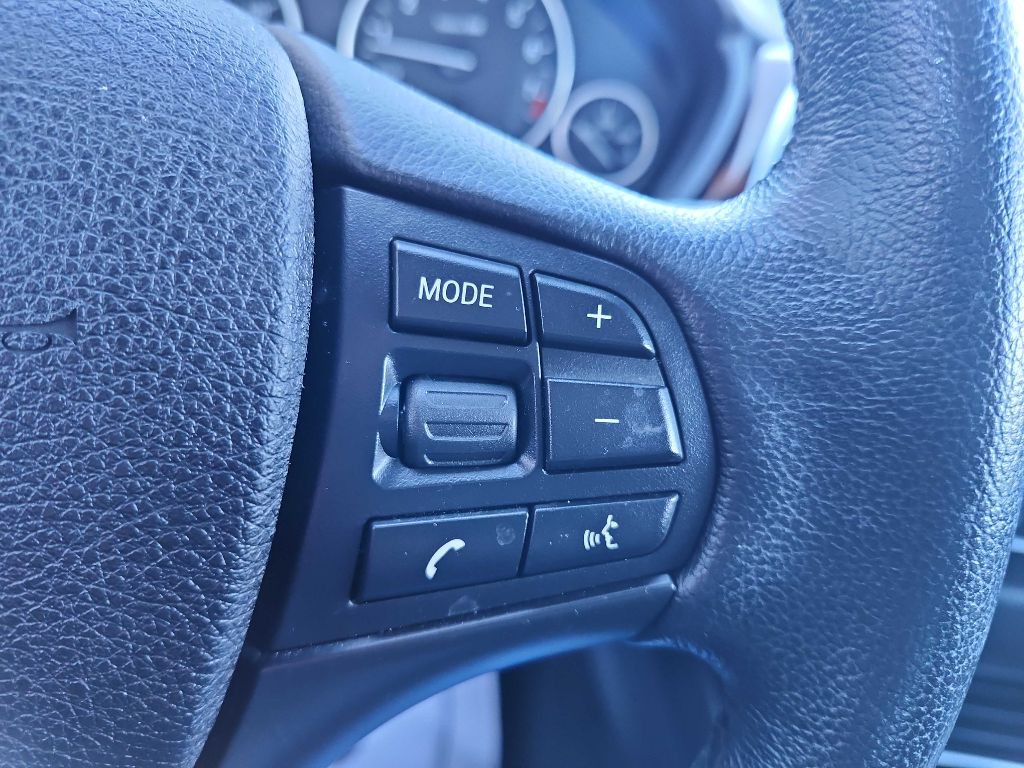 2016 BMW 3 Series Image 26