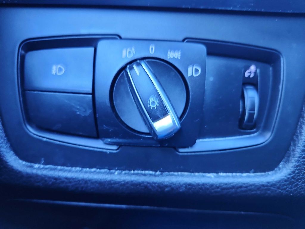 2016 BMW 3 Series Image 28