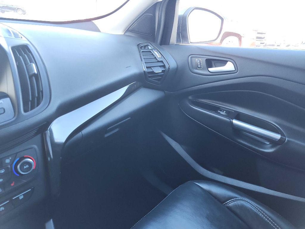 2017 Ford Escape Image 29