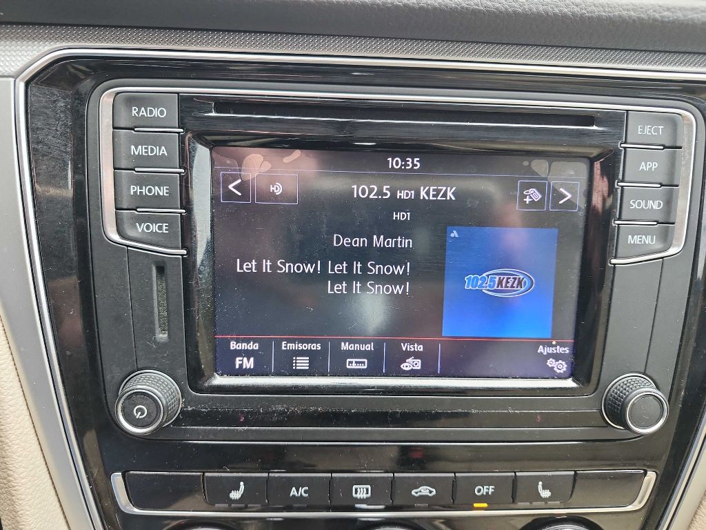 2019 Volkswagen Passat Image 23