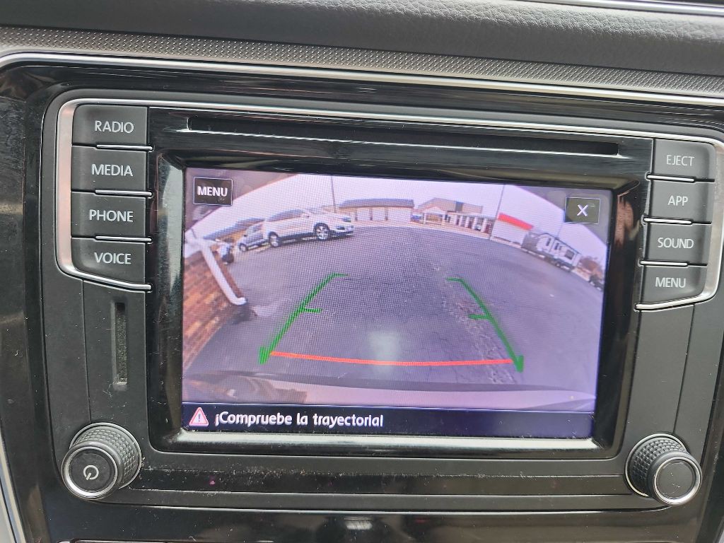 2019 Volkswagen Passat Image 24